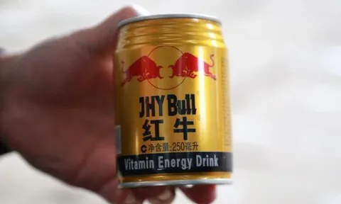 Nhận tin mật rồi đột kích 5 xưởng sản xuất quy mô lớn, công an triệt phá đường dây nước ngọt Redbull giả, tịch thu hơn 160.000 lon quy mô 111 tỷ đồng