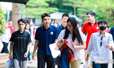 Hiện tượng "lạ": Nhiều trường top, ngành hot vẫn "khát" sinh viên