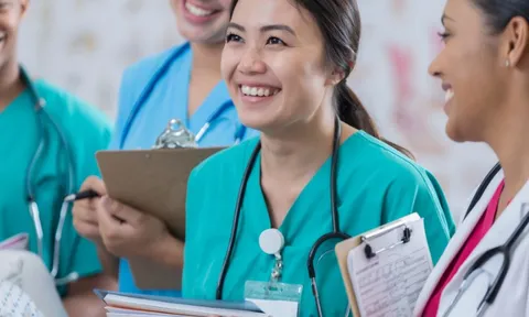 Thu nhập 70.000 USD/năm nhưng không có thời gian tiêu tiền: Cuộc sống của Bác sĩ nội trú tại Mỹ ‘nghẹt thở’ như thế nào?