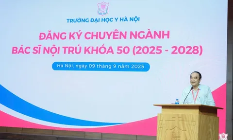 Trước khi học trò bước vào 30 giây ‘cân não’ chọn chuyên ngành, thầy Hiệu trưởng ĐH Y Hà Nội dặn: Không có nội trú nào nhàn, bác sĩ nội trú nhàn không thành chuyên gia giỏi