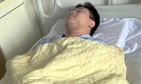 Nam sinh Hà Nội bị đánh gãy xương hàm giữa phố vì bị cho là "nhìn đểu"