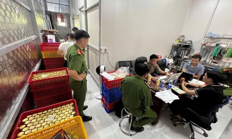 Bí mật kinh hoàng bên trong gần 38.000 lọ nước yến thành phẩm tại xưởng sản xuất ở Đà Nẵng
