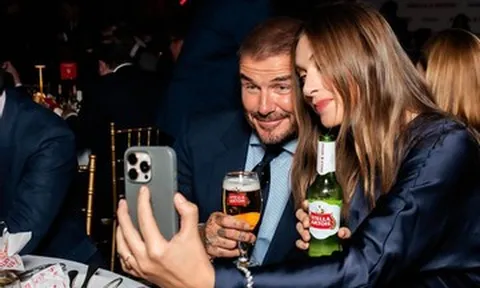 Maria Sharapova gây sốt khi chụp 'selfie' cùng David Beckham