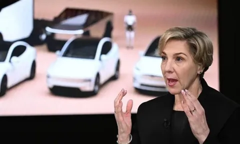 Chủ tịch Tesla: Chỉ Elon Musk đủ sức lèo lái công ty 10 năm tới, là thiên tài hiếm khi xuất hiện