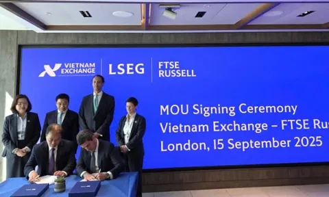 Nóng: Bộ trưởng Bộ Tài chính Nguyễn Văn Thắng làm việc với lãnh đạo Sở GDCK London và FTSE Russell