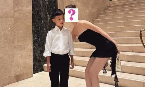 Hot girl Vbiz từ bỏ hào quang, lấy chồng đại gia, sống trong biệt thự trăm tỷ, U40 nhìn như chị gái của con trai