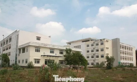 Cận cảnh bệnh viện 250 tỷ đồng tại TPHCM bị bỏ hoang nhiều năm