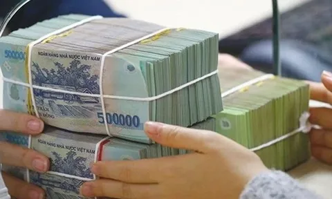 Những trường hợp nghỉ việc do sắp xếp bộ máy được hưởng 24 tháng tiền lương, nhận lương hưu ngay