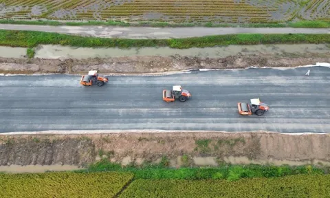 Gấp rút thi công 2 dự án cao tốc trục dọc, trục ngang ở miền Tây