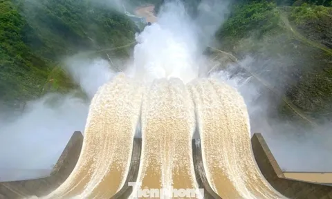 Thủy điện lớn nhất Bắc Trung Bộ xả nước trước bão số 9