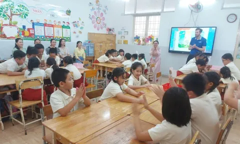 Kiên trì 20 năm để tiếng Anh thành ngôn ngữ thứ 2