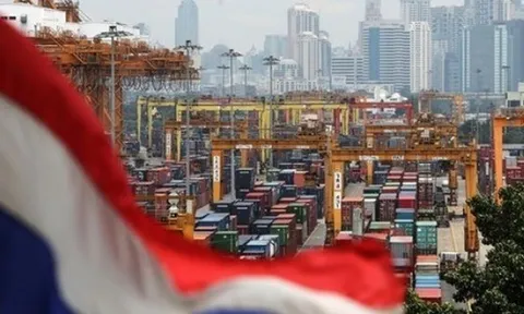 Vượt USD, một đồng tiền tăng mạnh ảnh hưởng tới ngành kinh tế chủ lực của Thái Lan