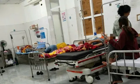 Vụ ngộ độc tại Quảng Trị: Đã có 40 học sinh phải nhập viện