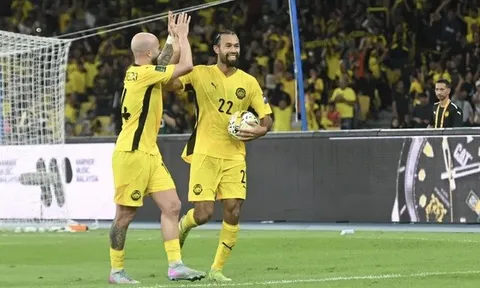 Bóng đá Malaysia hứng chịu án phạt nặng từ FIFA
