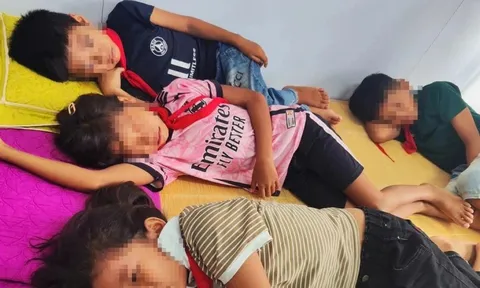 Xôn xao clip phó hiệu trưởng ngăn cản đưa học sinh đi cấp cứu trong vụ ngộ độc thực phẩm ở Quảng Trị