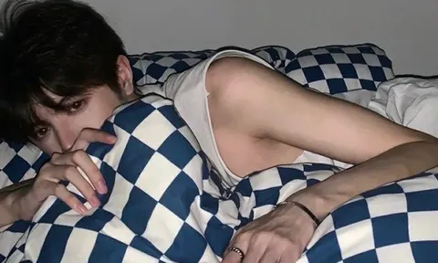 Ngủ ở 4 tư thế này ĐỪNG HỎI TẠI SAO cột sống sớm bị "hủy hoại": Nhiều người thích vì thoải mái