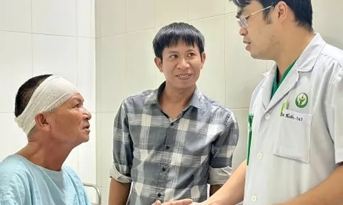 Chấn thương nặng vì sập nhà do bão Bualoi