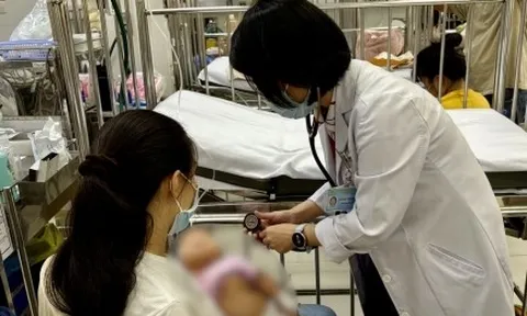 Trẻ mắc hô hấp ở TP.HCM liên tục tăng, cảnh báo nguy cơ chuyển nặng