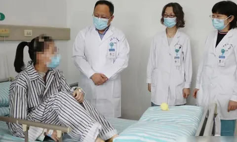 Nữ sinh 17 tuổi ho ra máu, "phổi trắng xóa", suy đa tạng vì thói quen hàng đêm của nhiều người