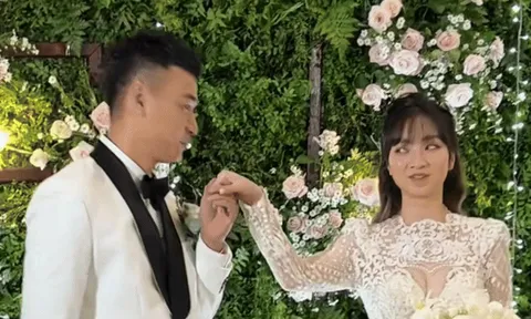 "Trai nhảy Vbiz" lấy vợ kém 17 tuổi: Vừa tốt nghiệp cấp 3 đã cưới gấp, visual U40 khó tin