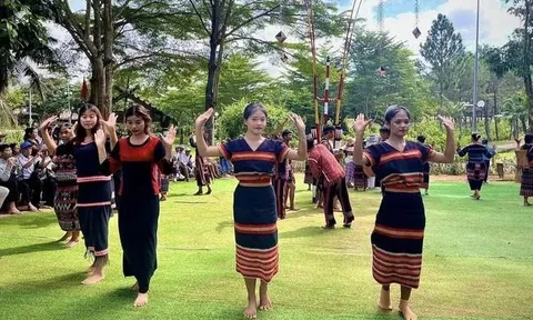 ‘Em là hoa của núi’- Hành trình khám phá văn hóa cộng đồng giữa Thủ đô