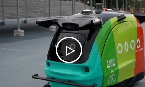 Trung Quốc: Robot dọn vệ sinh trong 40 phút bằng 3 người làm trong 2 giờ