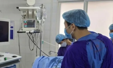 Ống thông niệu quản 'ngủ quên' trong cơ thể người phụ nữ suốt 15 năm