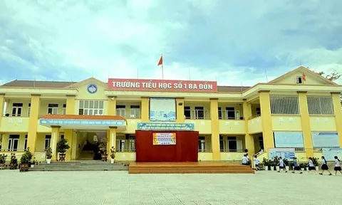 Nữ hiệu trưởng nói gì về khay cơm 25.000 đồng gây "bão" ở Quảng Trị?