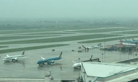 Nguyên nhân 17 chuyến phải bay chờ để hạ cánh xuống Nội Bài