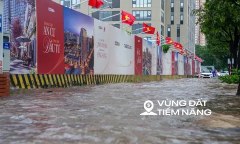 Thay bạn xem nhà ngày mưa: Keangnam hóa “vịnh”, Ciputra thành “cảng nước sâu”, The Summit 216 chìm trong biển nước