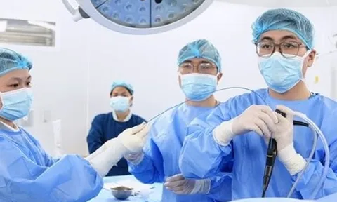 Từ Canada về Việt Nam chữa ung thư