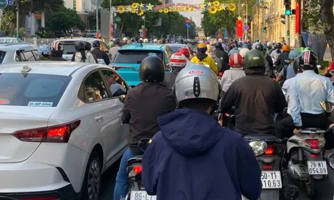 Đề xuất cấm đăng ký mới xe máy xăng: TP.HCM có phương án khác