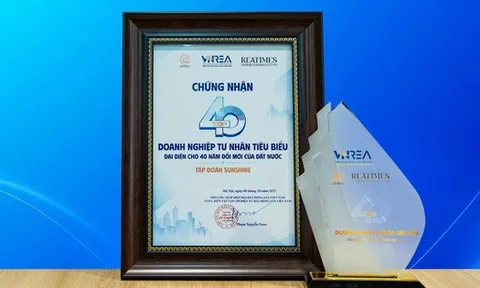 Sunshine Group được vinh danh trong Top 40 Doanh nghiệp tư nhân tiêu biểu đại diện cho 40 năm Đổi mới