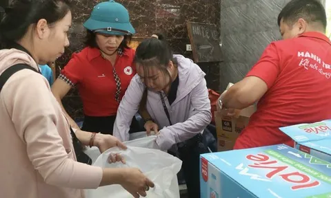 Không để thực phẩm cứu trợ hỏng, mốc đến tay người dân vùng lũ