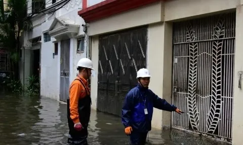 Hơn 12.600 khách tại Hà Nội vẫn chưa được cấp điện sau bão Matmo