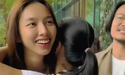 Lộ clip Hoa hậu Thuỳ Tiên xuất hiện, được bà Phạm Kim Dung ôm khóc?