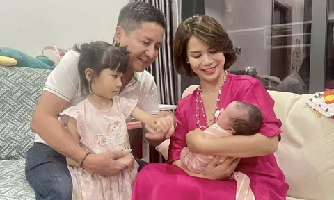 Cuộc sống viên mãn bên bạn gái kém 18 tuổi của nguyên lãnh đạo Nhà hát Tuổi Trẻ