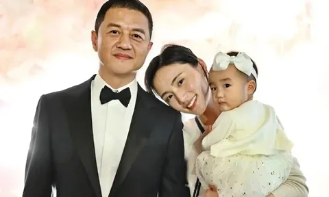 Lý Á Bằng ly hôn vợ kém 19 tuổi, ôm khoản nợ khổng lồ