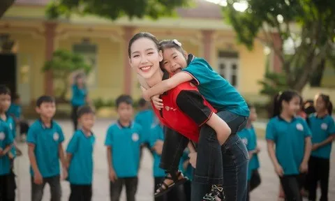 Hoa Hậu Bảo Ngọc “giao nắng, chuyển yêu thương” đến trẻ em vùng lũ tại Lạng Sơn và Quảng Ninh