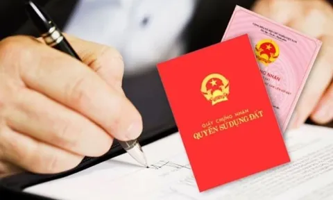 Đang bị tạm giam có được ký giấy sang tên sổ đỏ hay không?