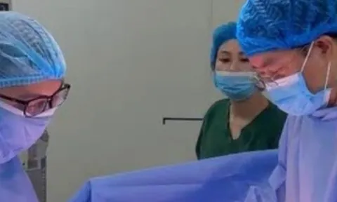 Ca song sinh chào đời hiếm gặp, 80.000 ca mới có một