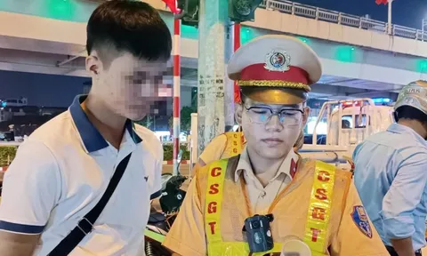 Hà Nội: Uống bia mừng bạn ra viện, nam tài xế bị CSGT xử phạt