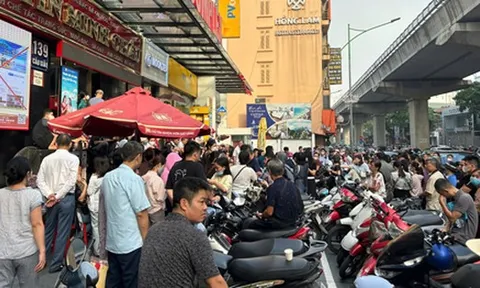 Mở sàn giao dịch vàng để ổn định thị trường