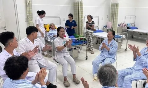 Người cao tuổi được ‘sống vui sống khỏe’ với mô hình chăm sóc toàn diện