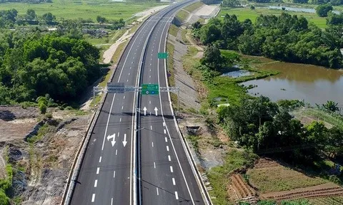 Triển khai đầu tư xây dựng đường bộ cao tốc Quy Nhơn - Pleiku