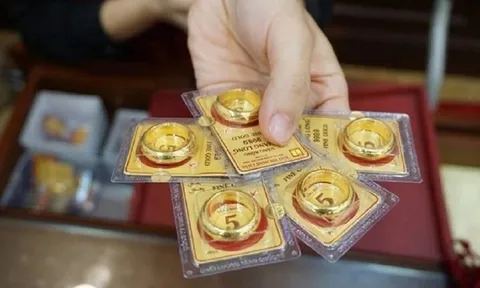 Giá vàng nhẫn đột ngột giảm mạnh