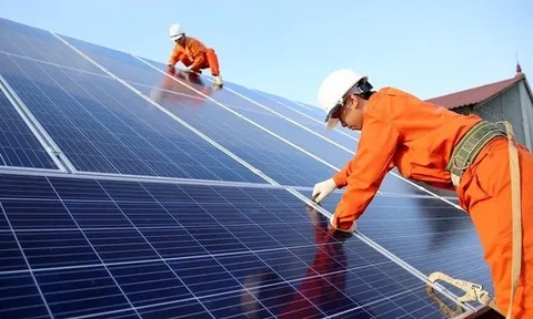 Chi khoảng 2 triệu mua tấm pin mặt trời 570Wp: Mỗi tháng, gia đình Hà Nội tiết kiệm được bao nhiêu tiền?