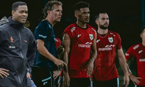 Cựu trợ lý HLV Kluivert buông lời cay đắng, mỉa mai tham vọng World Cup của Indonesia