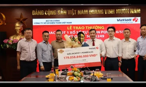 Một giáo viên tại Đà Nẵng trúng thưởng vé số Vietlott hơn 179 tỉ đồng