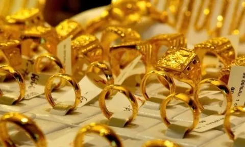 Giá vàng giảm sốc 5 triệu, nhiều người lỗ gần 10 triệu đồng/lượng sau 1 ngày